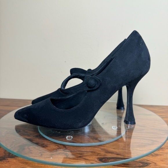 H HALSTON Sicily Closed Toe Pumps in black - Picture 6 of 16
